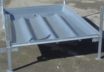 Plastic tub with discharging outlet